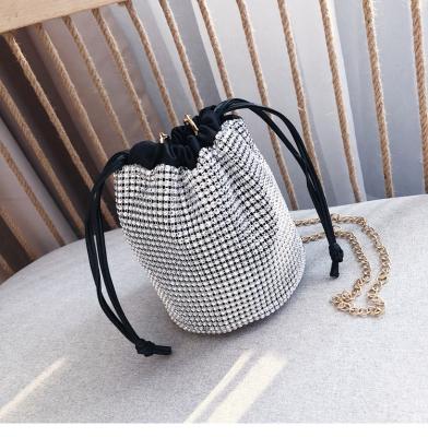 China New Fashion Style Personalized Chain Handbags Full Colored Diamond Shoulder Messenger Bucket Bags for sale