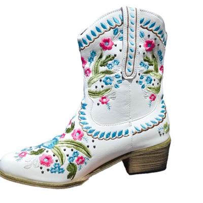 China Quick-drying Vintage Floral Causal Women's Cowboy Boots Leisure Farm Cowboy Boot for sale