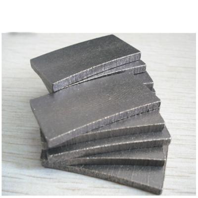 China Diamond Cutting Sandstone Segment With 30% Cobalt Powder And Harder Metal Bond Diamond Segment 800mm en venta