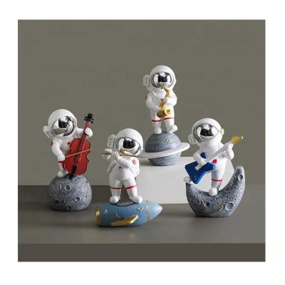 China Hot Sale 20CM Europe Resin Astronaut Crafts Model High Quality Action Figure Toys Gifts Living Room Desktop Ornament for sale