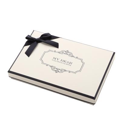 China Recycled Materials Wholesale Luxury White Paper Gift Box With Lid Scarf Sweater Custom Packaging Box for sale