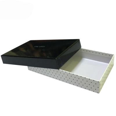 China Recycled Materials Silk Scarf Gift Box Packaging Paper Box With Lid for sale