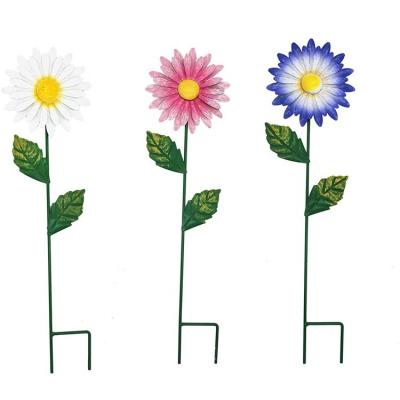 China Durable Set Of 3 Metal Daisies Garden Flower Stake Yard Lawn Patio Flower Stake Decor Daisies 17 Inch Outdoor Lawn Decoration for sale