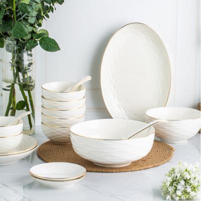 China Factory Customized Minimalist 2022 Dinnerware Set Factory Wholesale Ceramic Dinnerware Wavy Golden And Painting Customized White for sale