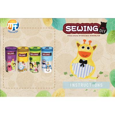 China Mini Gift Toy Easy Sewing Animals Theme Eco-friendly Fabric Felt Kit Toy for sale