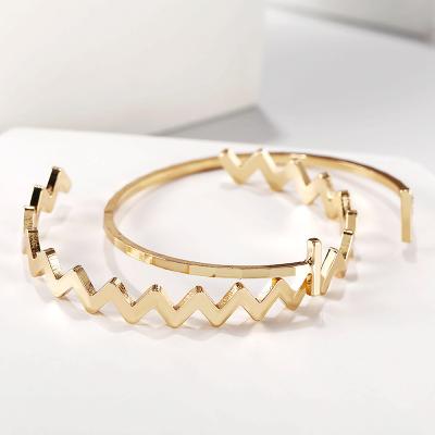 China 2021 TRENDY hot sale gold and silver 2 colors 2 colors wavy bracelet set smart bangles bracelet jewelry for ladies for sale