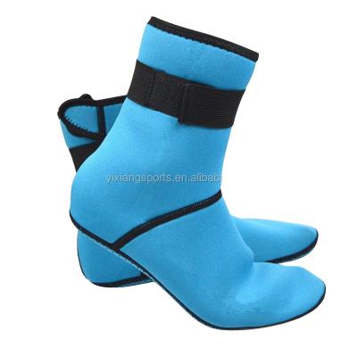 Cina 3mm Neoprene Anti Slip Beach Swimming Diving Socks Anti Slip Water Sport Shoes Swim Surfing Diving Socks Beach Boots in vendita