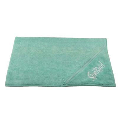 China Suppliers Viable Wholesale Cheap Microfiber Sports Gym Towel With Custom Logo Zipper Pocket for sale