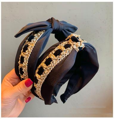 China 2021 new vintage popular girl's hair band beautiful circle gold velvet bow wholesale popular wide edge for sale