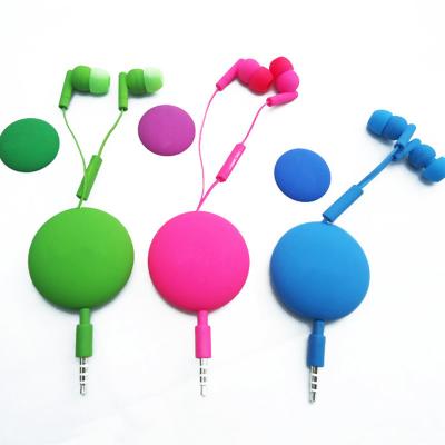 China Retractable In Ear Earbuds 3.5mm Retractable Stereo Wired Earphone With Microphone For Mobile for sale