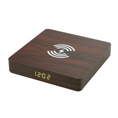 China Hot Selling Amazon MP3/MP4 Player 10W Wooden Clock Wireless Charger 3 in 1 Digital Display Fast Charging for sale