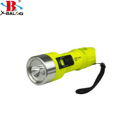 China 2019 Fashion Camping 2019 Fashion Use 18650 Battery Plastic Torch Professinal LED Dive Light with 2 Years Warranty for sale