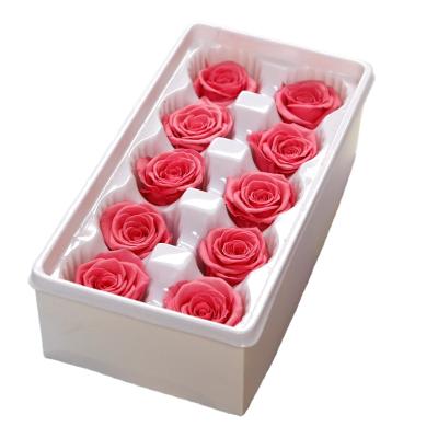 China Various parties send gifts to send mom friends relatives 4cm preserved roses real forever fresh eternal flower head short stem in gift box for Christmas for sale