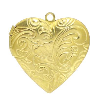 China CLASSIC Jewelry Accessories Heart Shape 18 23 Patterned Photo Pendant Photo Frame Pendant Necklace Hinge for sale