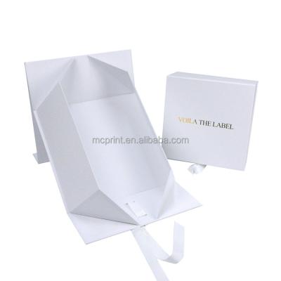 China New Arrival Recyclable FO Logo Foldable Magnetic Closure Flat Customized Simple Elegant Luxury Pack Folding Gift Boxes With Ribbon Handle for sale