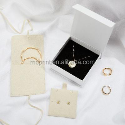 China Handmade Custom Luxury Small White Magnetic Box and Jewelery Boxes Gift Jewelry Packaging Pouch for sale