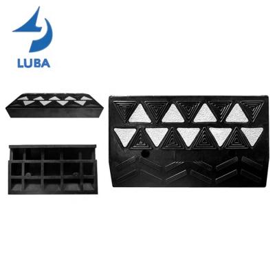 China Durable White Car Ramps Shape 500x280x80mm Rubber Edge Speed ​​Ramp For Motorcycle Automobile for sale