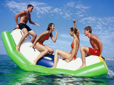 China 0.9mm wankelt het Opblaasbare Water van pvc Dia voor de Spelen van de Watersport Te koop