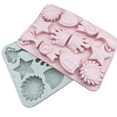 China Viable Royal Medal Cake Trophy Silicone Baking Mold For Awards Ice Cube Mold Globes Gold Emmys for sale