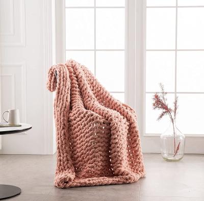 China Inyahome Wearable Decorative Weighted Handmade Blanket Chunky Chenille Yarn Knitted Throw for Home Decor Couch Living Room Bed Couch for sale