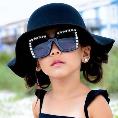 China Fashion Sunglasses Girls Bling Oversized Rhinestone Sun Shading Kids Lenses 2021 Cool Square Sunglasses For Kids for sale