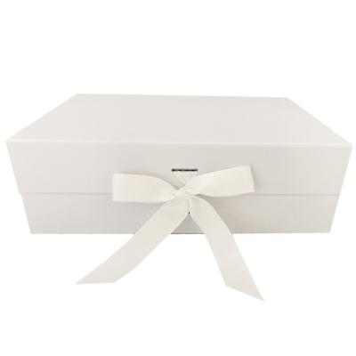 China Recyclable Luxury Foldable Pink Paper Magnetic Jewelry Retail Gift Boxes Packaging Boxes for sale