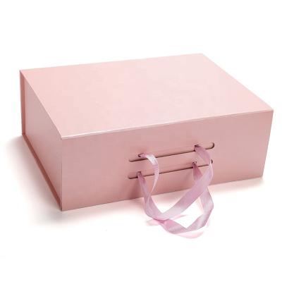 China Recyclable Magnet Folding Boxes Luxury Gift Boxes For Gift Packaging Boxes For Clothes for sale