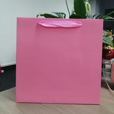 China Fashion Thickened Custom Kraft Paper Shopping Bags For Paper Bag Luxury Clothing Bag for sale