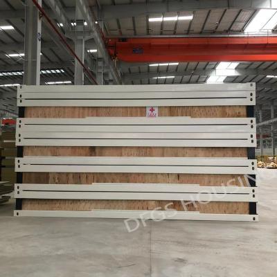 China Modern DFGS Housing Disaster Area Housing Fireproof Easy To Install Prefab Container Kit House Luxury Prefab Mobile Tiny House for sale