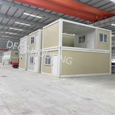 China Easy Installation DFGS Housing High Quality Military Area Camp Use Prefab Modular Foldable House Houses Flat Roof Prefab House for sale