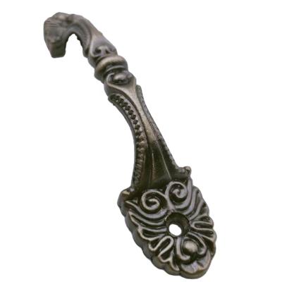 China Unique Antique Style Antique Furniture Sideboard Pull Handles For Home Hardware Furniture Cabinet Handle for sale