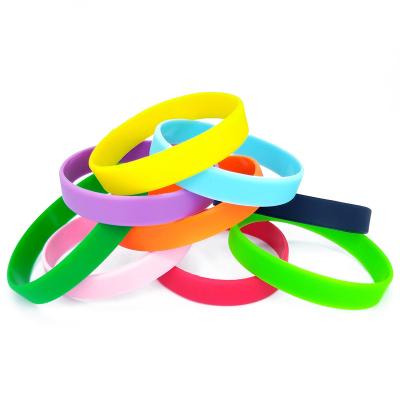 China All Silicone Wrist Bands Customized Silicone Scented Thin Rubber Wristband Wristband Silicone Cheap Advertising Gifts for sale