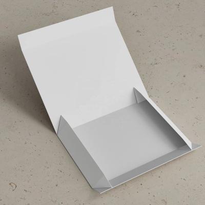 China Recyclable Custom Cardboard Flap Lid Packaging Magnetic Closure Gift Box With EVA for sale