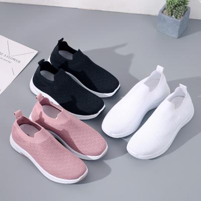 China Cushioning New Design Fashion Knit Fabric Sneakers Women's Sport Casual Shoes White Sock Athletic Shoes for sale