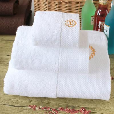 China 500 Gsm Disposable Face Towels With Logo Cheap 100% Cotton Hotel Hand Bath Towel for sale