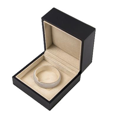 China Low-key Luxury Elegant Custom Logo Simple Leather Bracelet and Hand Bangle Case Jewelry Packaging Boxes for sale