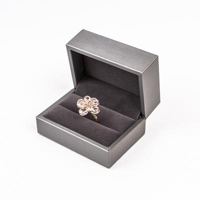 China Low-key Elegant Luxury Wholesale Custom Package Ring Cases Pairs Wedding Couples Rings Box for sale