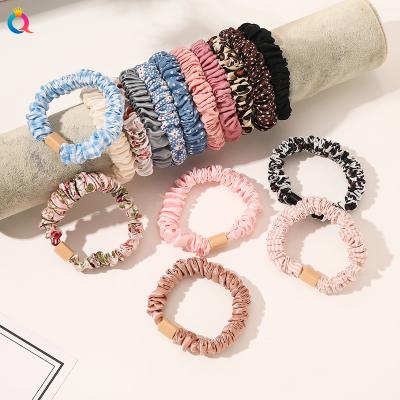 China Custom Crinkled Fresh Fine Hair Bands Scrunchie Large Intestine Solid Color Head Rope Croquette Hair Rope Tied Ponytail Scrunchie Female for sale