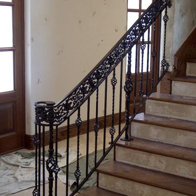 China Easily Assembled / Eco Proof / Rot Proof / Waterproof Antique Interior Used Curved Wrought Iron Stair Railing for sale