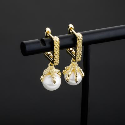 China Wholesale Hip Hop Drop Huggie Earrings Jewelry Gold Plated Dragon Claw Pearl Hoop Earrings Women for sale