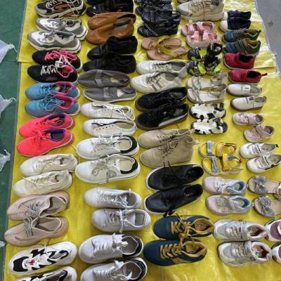 China Cushioning used sneakers branded mixed shoes second hand branded 2nd hand shoes original for sale