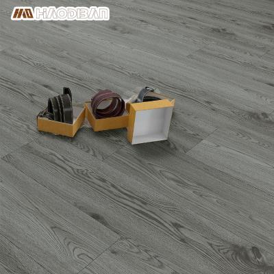 China Hot Sale Super Non Slip Waterproof 2.0 LVT Self Adhesive PVC Vinyl Flooring Luxury Planks for sale