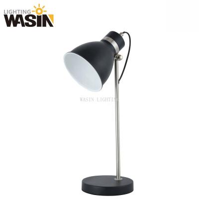 China Good Price Traditional Style Traditional Iron Made Halogen Table Lamp For Reading From China Factory for sale