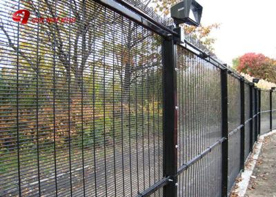 China Powder Coated Wire Mesh Fence Panels Security Welded 358 Prison Mesh Fencing for sale