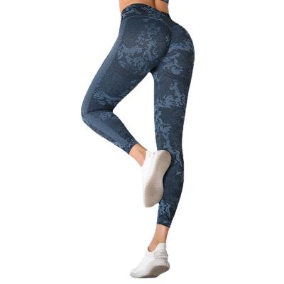 China Wholesales Breathable Seamless Knitted Yoga Wear Women's Camouflage Hip Yoga Pants Exercise Fitness Running Pants for sale