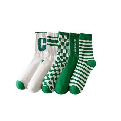 China Cotton Breathable Modern Socks Fashion Style Sports Green Socks For Man Women Unisex Stock Quick Shipping Crew Socks Spring Sporty Summer for sale