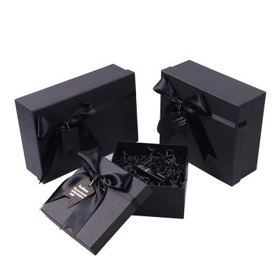 China Luxury Large Size Custom Folding Paper Gift Boxes Recycled Logo Bridesmaid Wedding Dress Rigid Cardboard Packaging Magnetic Materials for sale