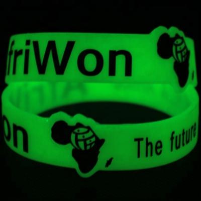 China Promotional Gifts Luminous Silicone Wristbands Customized Festival Wedding Glow in Dark Silicone Rubber Wristbands for sale