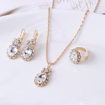 China TRENDY Hot Sale Women's Jewelry Set 18k Diamond Cubic Zirconia Necklace And Gold Plated Earrings for sale