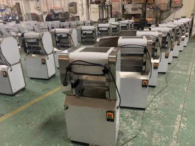 China 240mm van de de Noedelpers van de Deegbreedte Maker van de Machine de Commerciële Deegwaren voor Restaurant Te koop